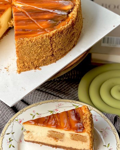 Salted Caramel Macadamia Cheesecake 4 Salted Caramel Macadamia Cheesecake